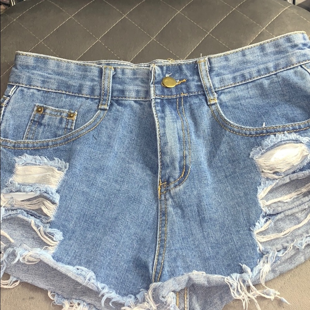 FASHION NOVA JEAN SHORTS